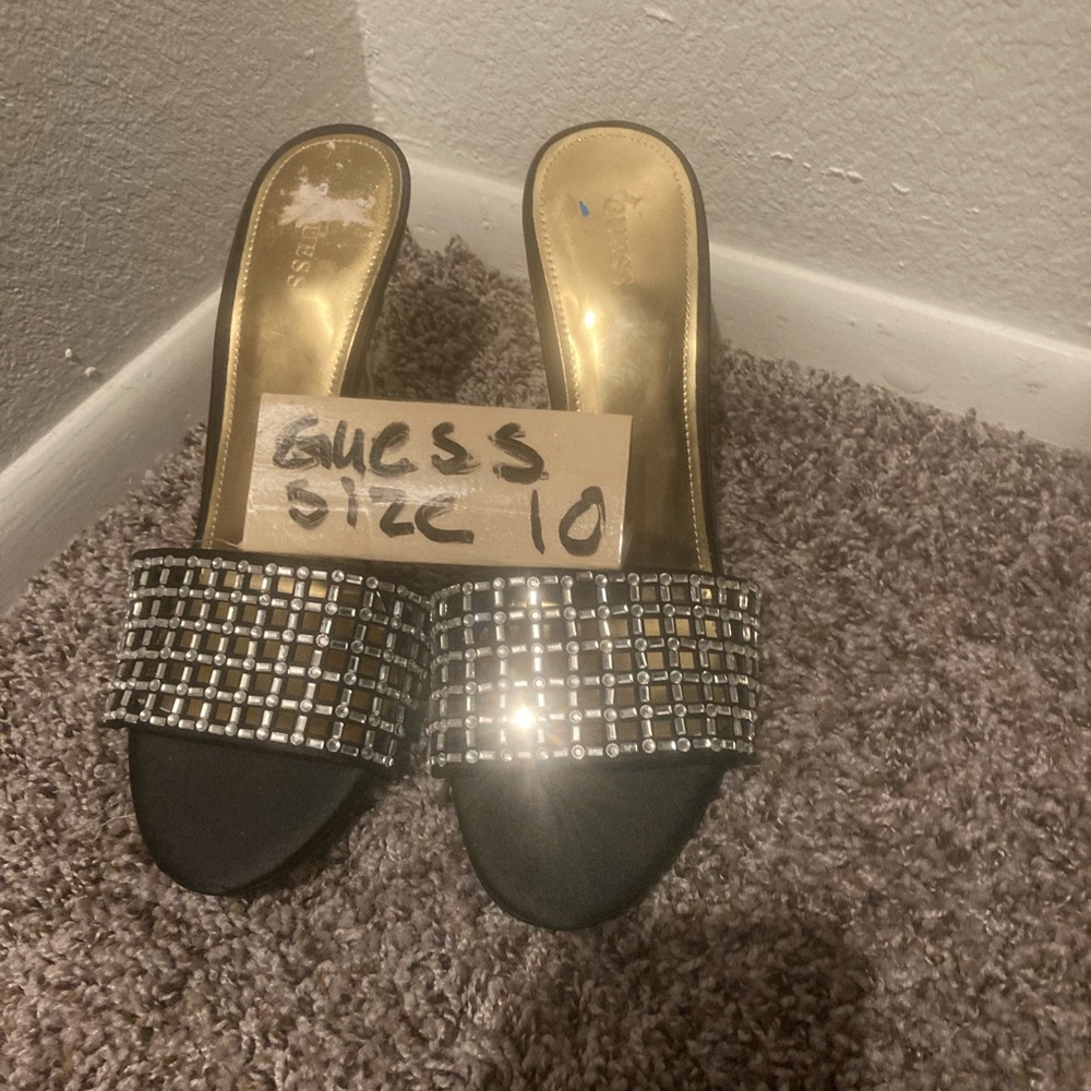 guess size 10